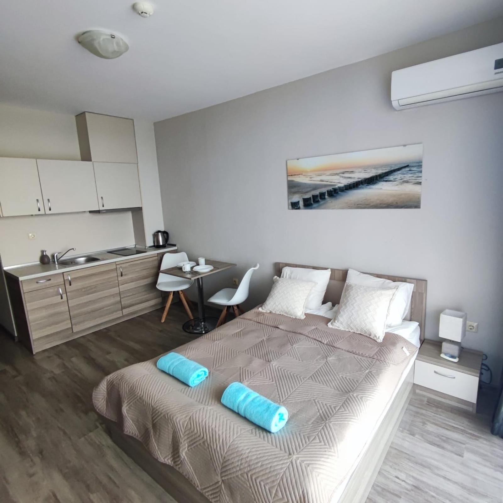 Sorrento Sole Mare - Apartments By The Beach Sveti Vlas Esterno foto